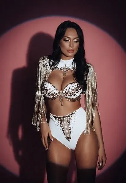 Albury escorts Nieves — 4