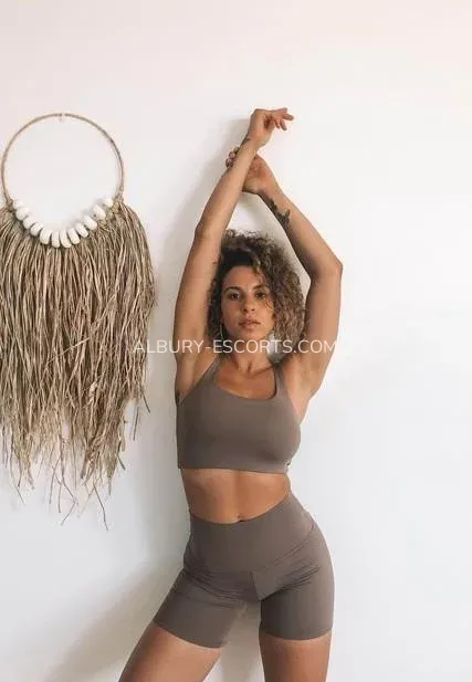Albury escorts Juliana — 5