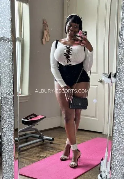 Albury escorts Melanie — 4