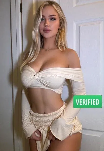 Albury escorts Madelyn — 1