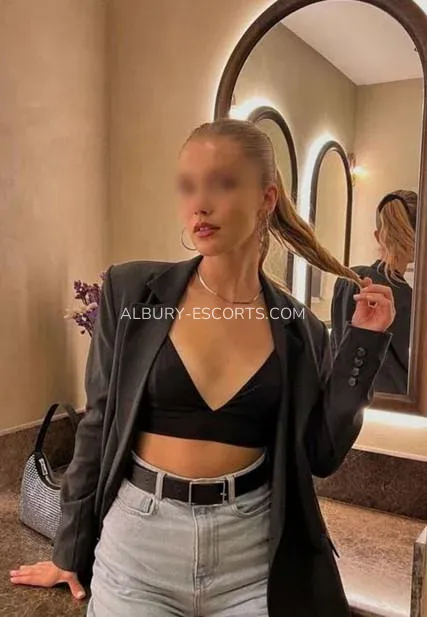 Albury escorts Katarina — 4
