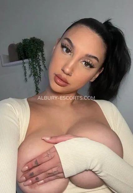 Albury escorts Mikayla — 2