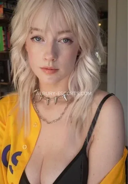 Albury escorts Stephanie — 6