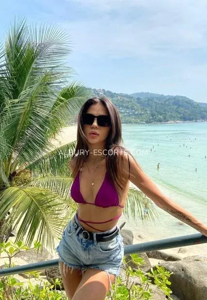 Albury escorts Zoey — 5