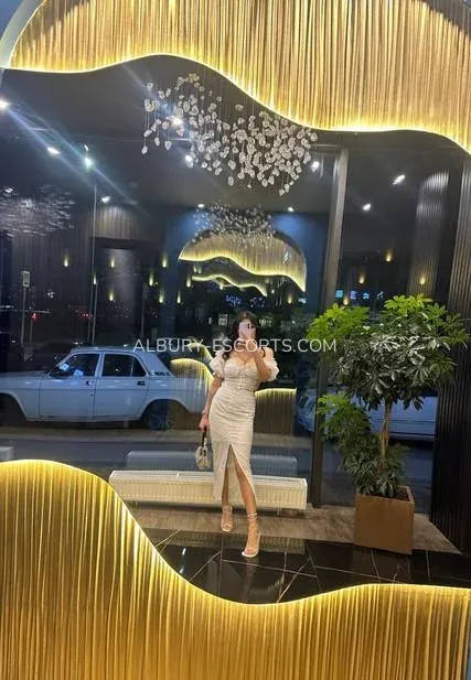 Albury escorts Caliope — 1