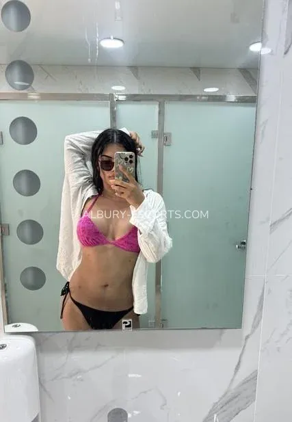 Albury escorts Elisabeth — 7