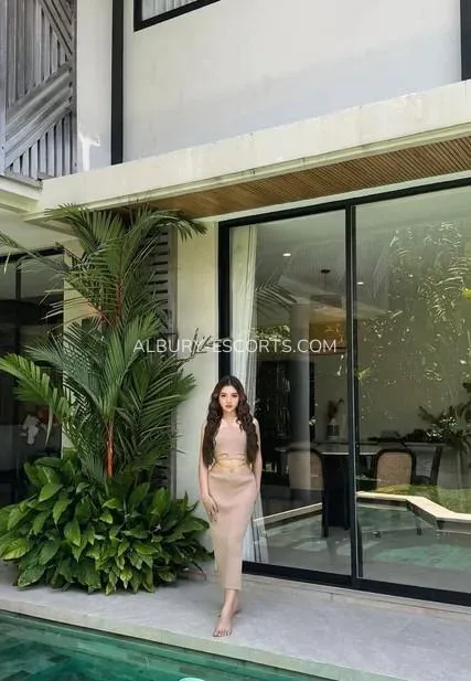 Albury escorts Mallory — 4