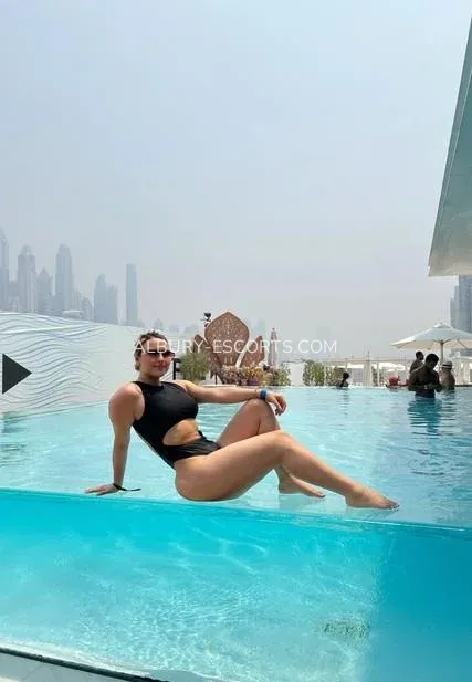 Albury escorts Alice — 5