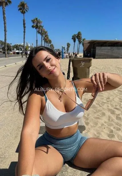 Albury escorts Samantha — 3