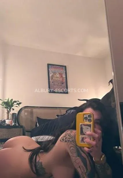 Albury escorts Lovisa — 1