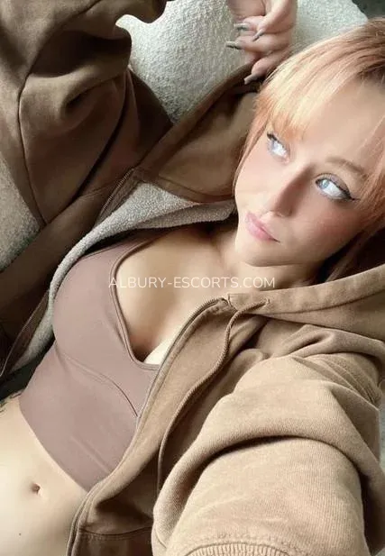 Albury escorts Siv — 1