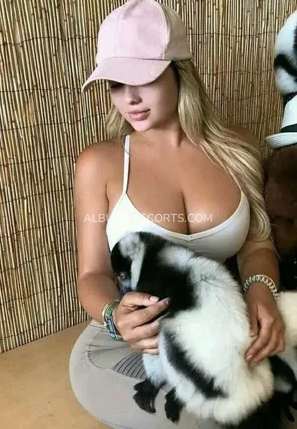 Albury escorts Nicole — 1