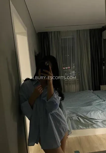 Albury escorts Arianna — 5