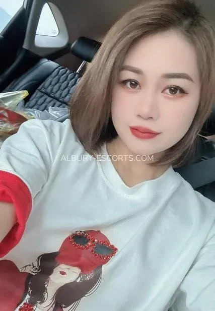 Albury escorts Skylar — 1