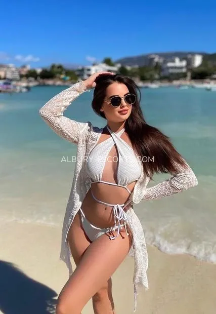 Albury escorts Amarinda — 2