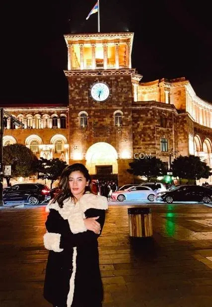 Albury escorts Lisa — 10