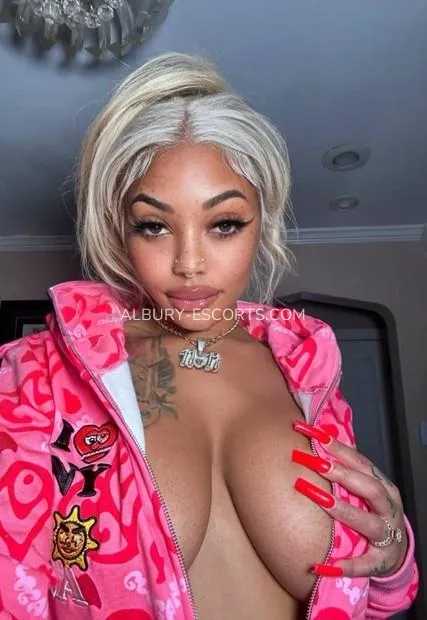 Albury escorts Ingrid