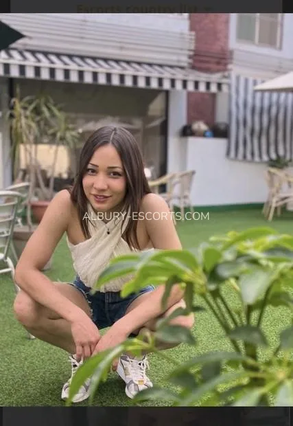 Albury escorts Johanna — 2