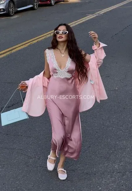 Albury escorts Barbro — 3