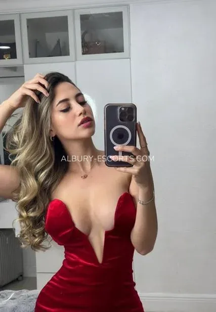 Albury escorts Valeria — 6