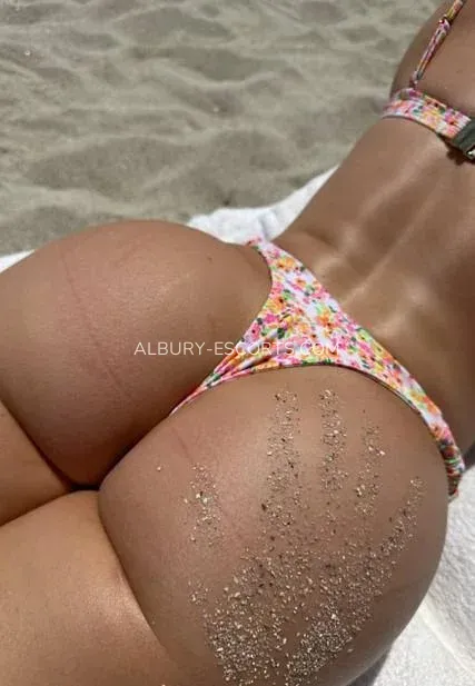 Albury escorts Esmeralda — 3