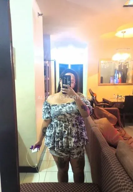 Albury escorts Caitlin — 4