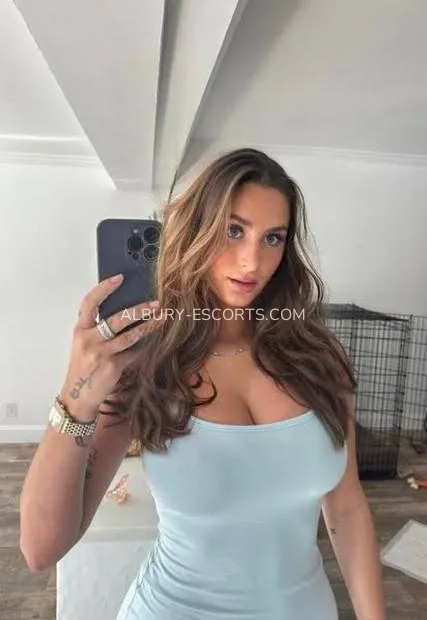 Albury escorts Pia — 2