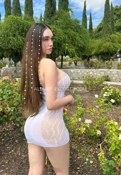 Albury escorts Kyla — 3