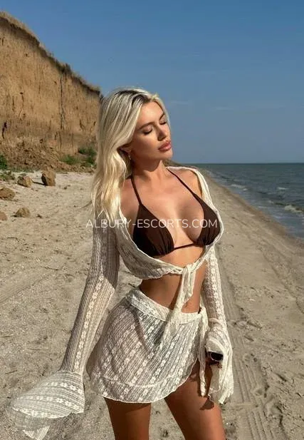 Albury escorts Lilly — 10