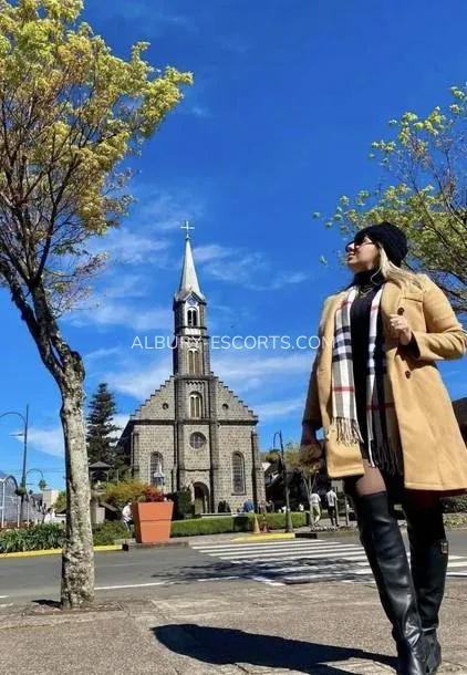 Albury escorts Isabel — 3
