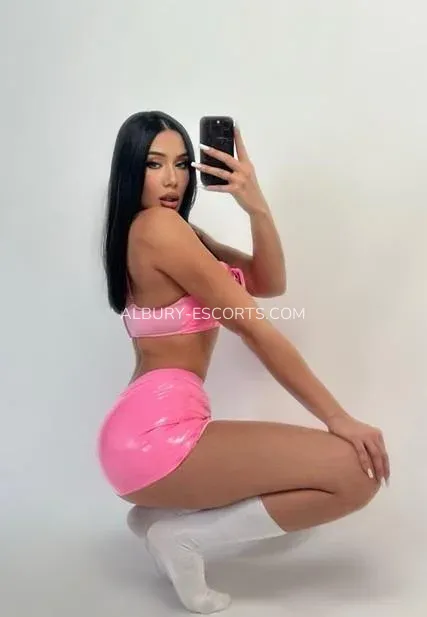 Albury escorts Frida — 1