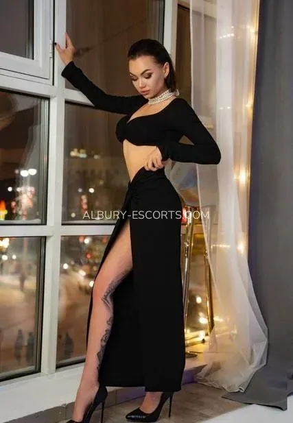 Albury escorts Isabelle — 3