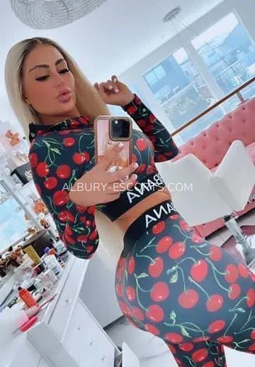 Albury escorts Jessica — 3