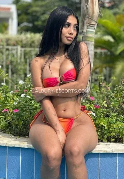 Albury escorts Viktoria — 1