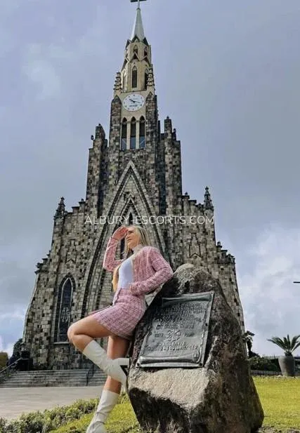 Albury escorts Isabel — 4