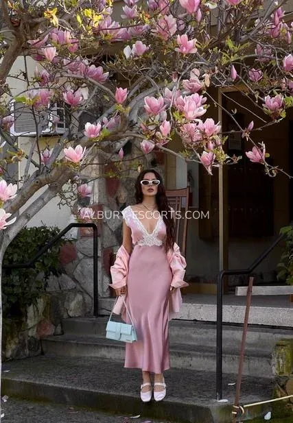 Albury escorts Barbro — 1