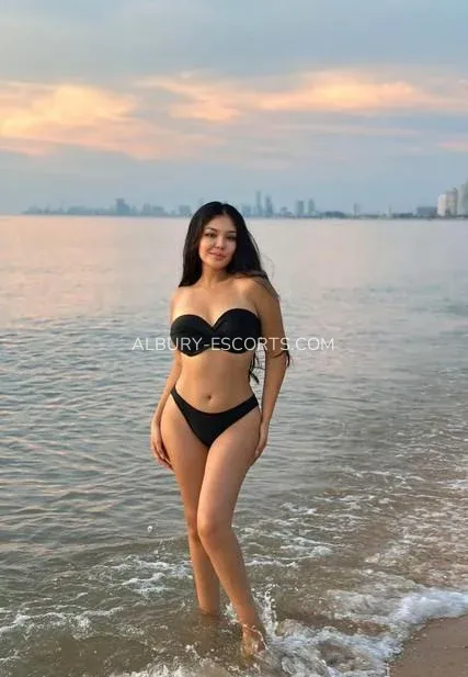 Albury escorts Skylar — 1