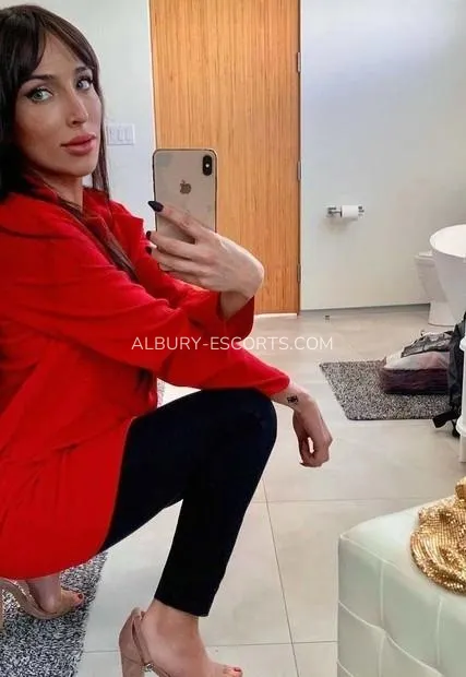 Albury escorts Vera — 2