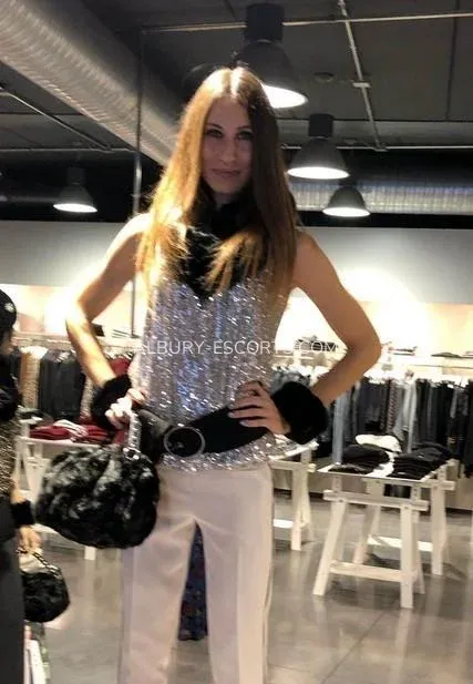 Albury escorts Gun — 5