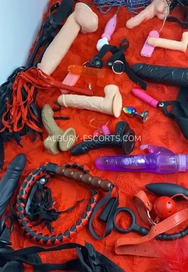 Albury escorts Kyra — 2