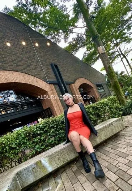 Albury escorts Maj — 8