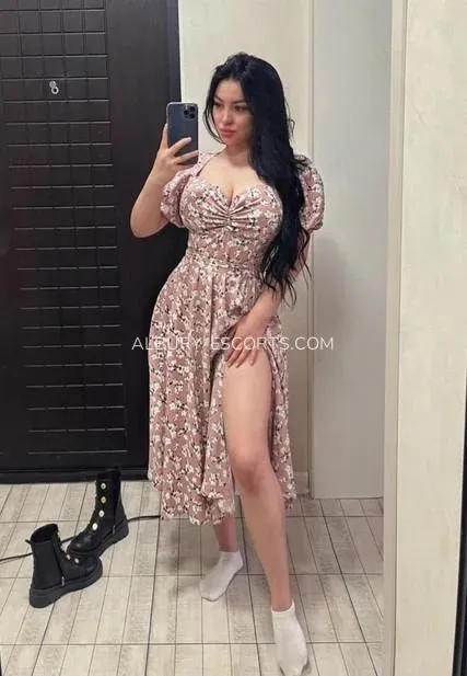 Albury escorts Kendall — 3