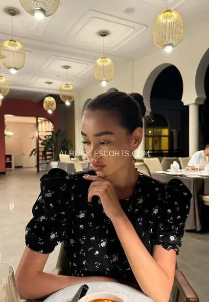 Albury escorts Cinta — 3