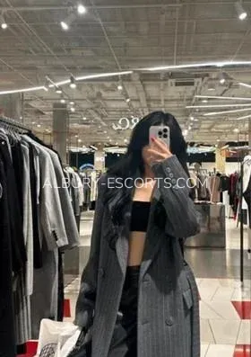 Albury escorts Mia — 7