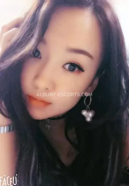 Albury escorts Alondra — 1