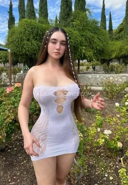 Albury escorts Kyla — 6