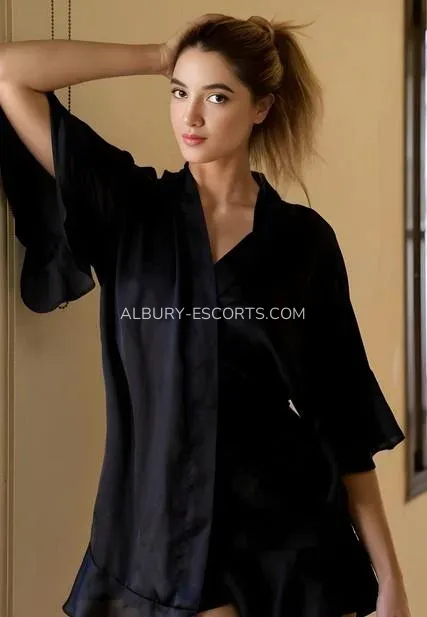 Albury escorts Julia — 4