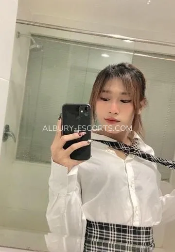 Albury escorts Hanna — 2