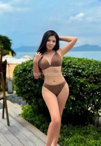 Albury escorts Skylar — 6