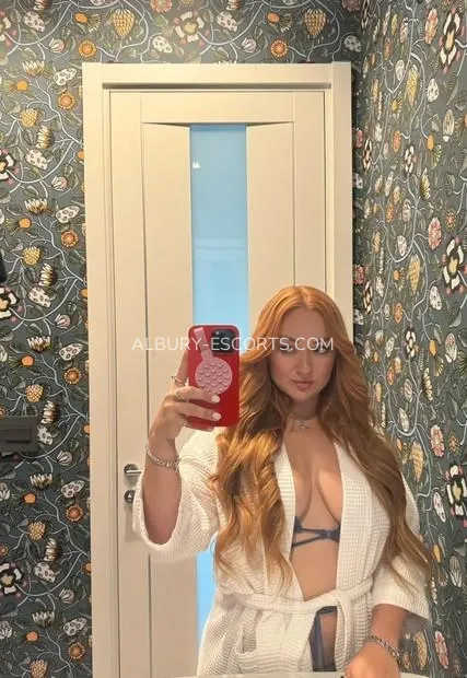 Albury escorts Carina — 2